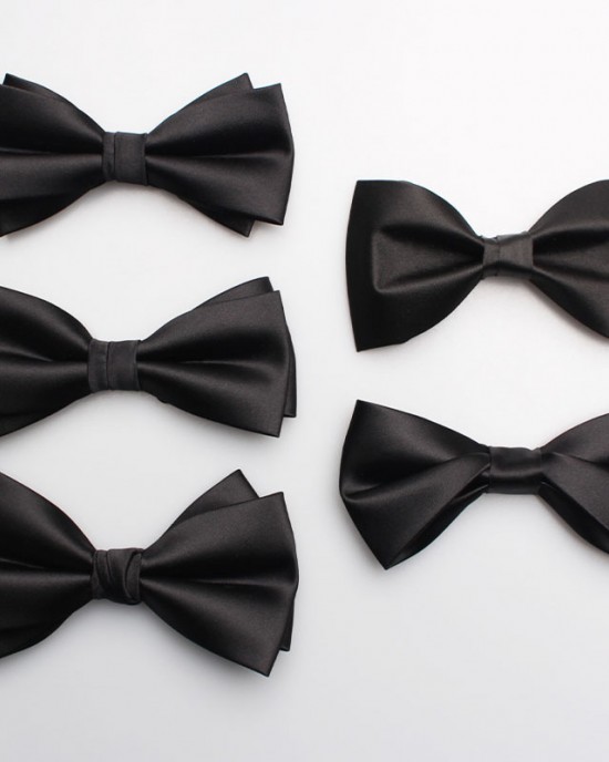 2025 Spring/Summer new solid-color black men's groom and groomsmen wedding bow ties, factory-in-stock wholesale. 2025 Spring/Summer new solid-color black men's groom and groomsmen wedding bow ties, factory-in-stock wholesale.
